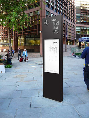 Cina 55 Inch 65 Inch Outdoor Interaktif Wayfinding Kios Kustom Diterima Untuk Jalan / Blok pemasok