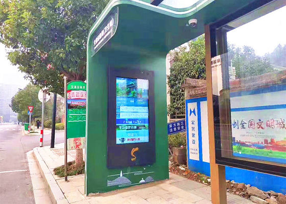 Cina Signage Digital Outdoor Besar Menampilkan Resolusi 1920 * 1080 Untuk Periklanan Bus Stop pemasok