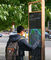 55 Inch 65 Inch Outdoor Interaktif Wayfinding Kios Kustom Diterima Untuk Jalan / Blok pemasok