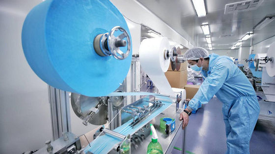 Masker bedah sekali pakai Nonwoven membuat mesin berjalan stabil 220V / 50Hz pemasok